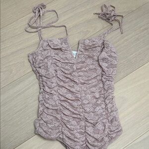 Le Lis Ruched Lace Tie-Shoulder Bodysuit in Dusty Mauve
